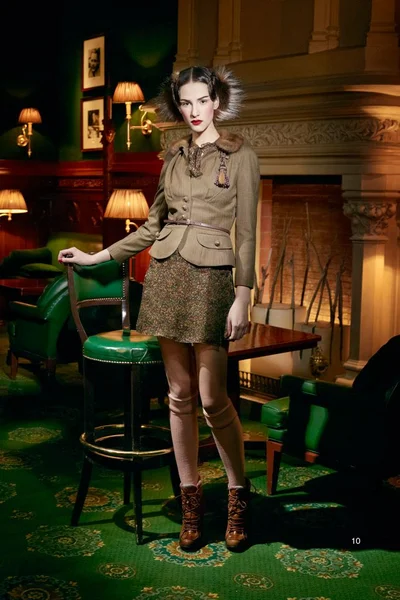 Look 10
